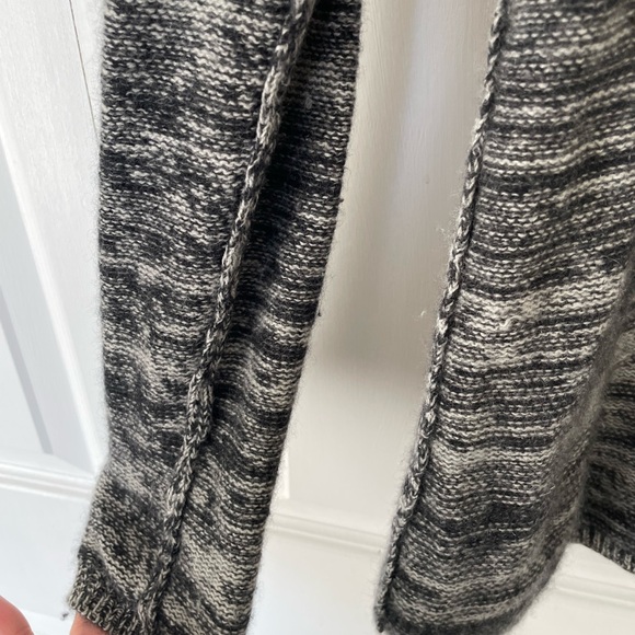 Women's Saffron Black and Gray Cashmere Sweater- Medium - Picture 6 of 10